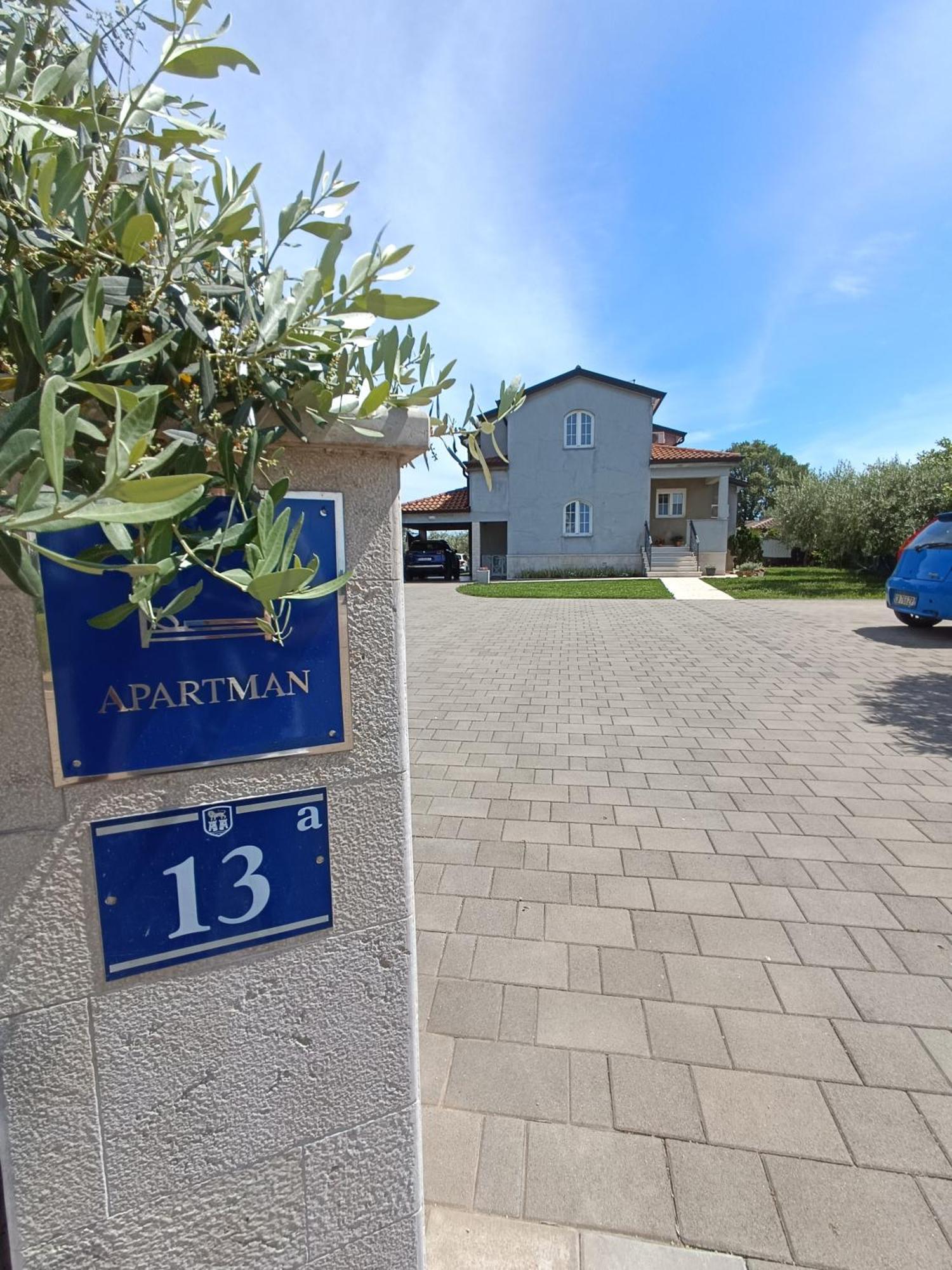 Apartman Ika Umag Extérieur photo